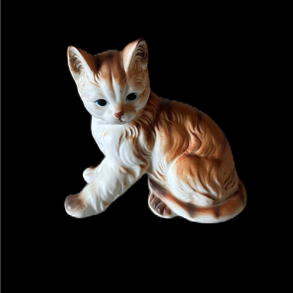 Vintage Enesco Porcelain Kitten Cat Feline Orange Tabby Blue Eye 3.5”Figurine